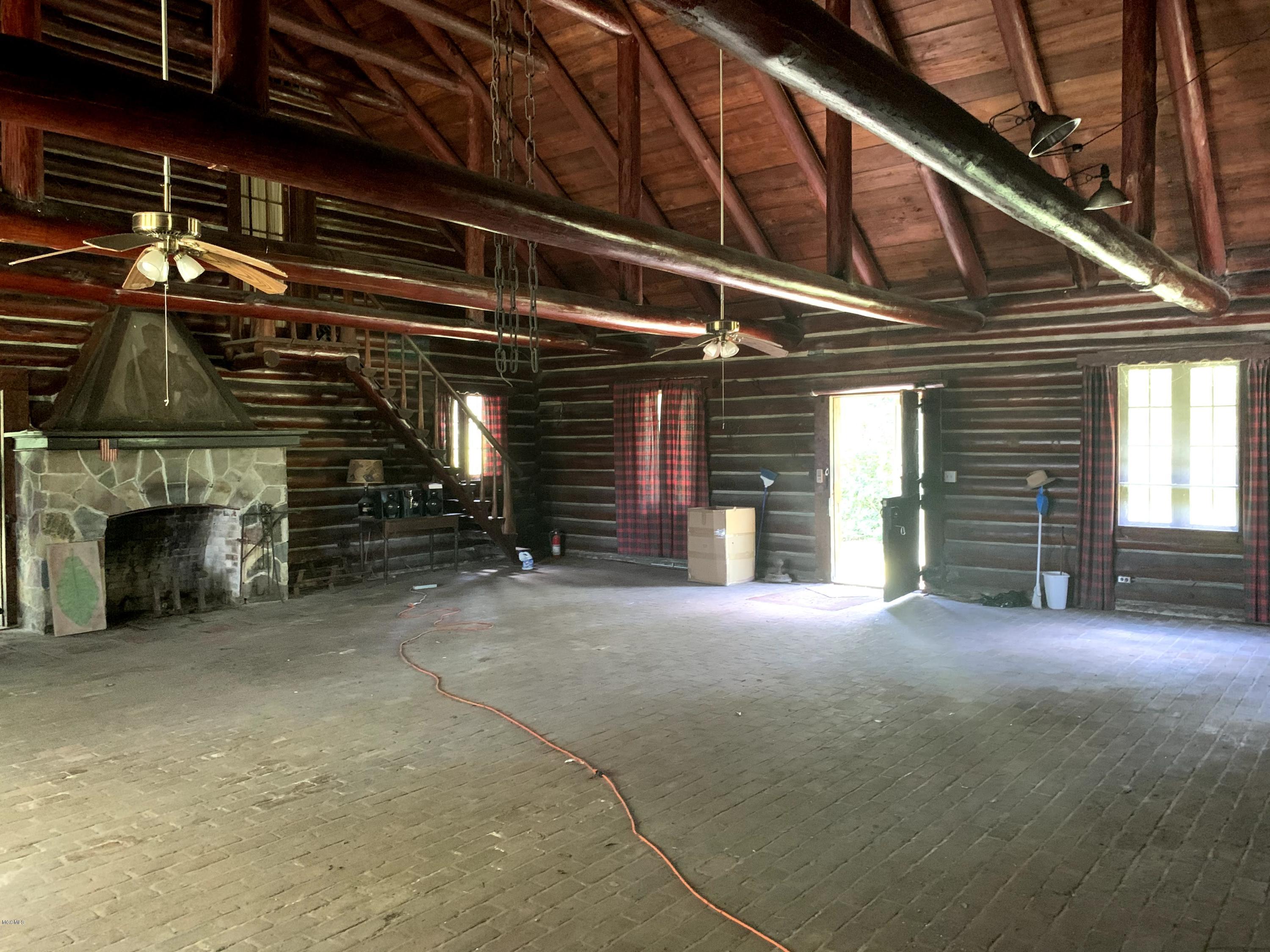 6670 Crump Road Kiln, MS 39556 - Photo 25 of 58 Lodge living room