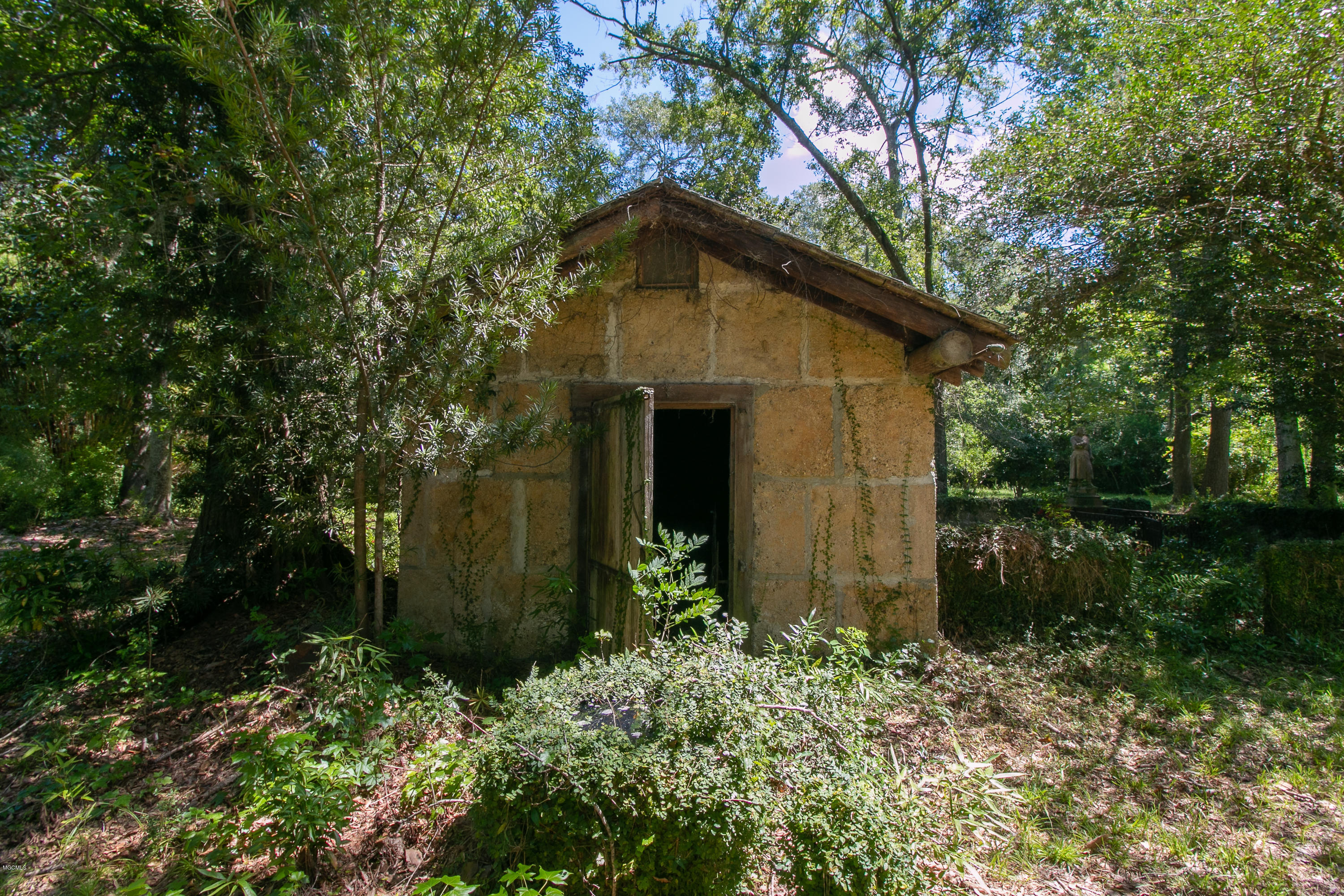 6670 Crump Road Kiln, MS 39556 - Photo 49 of 58 Old Tiny Museum