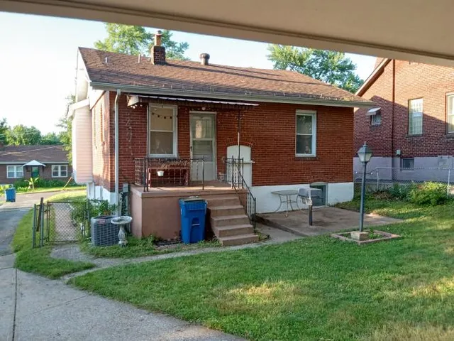 $112,000 | 9634 Tennyson Avenue, Overland, MO 63114