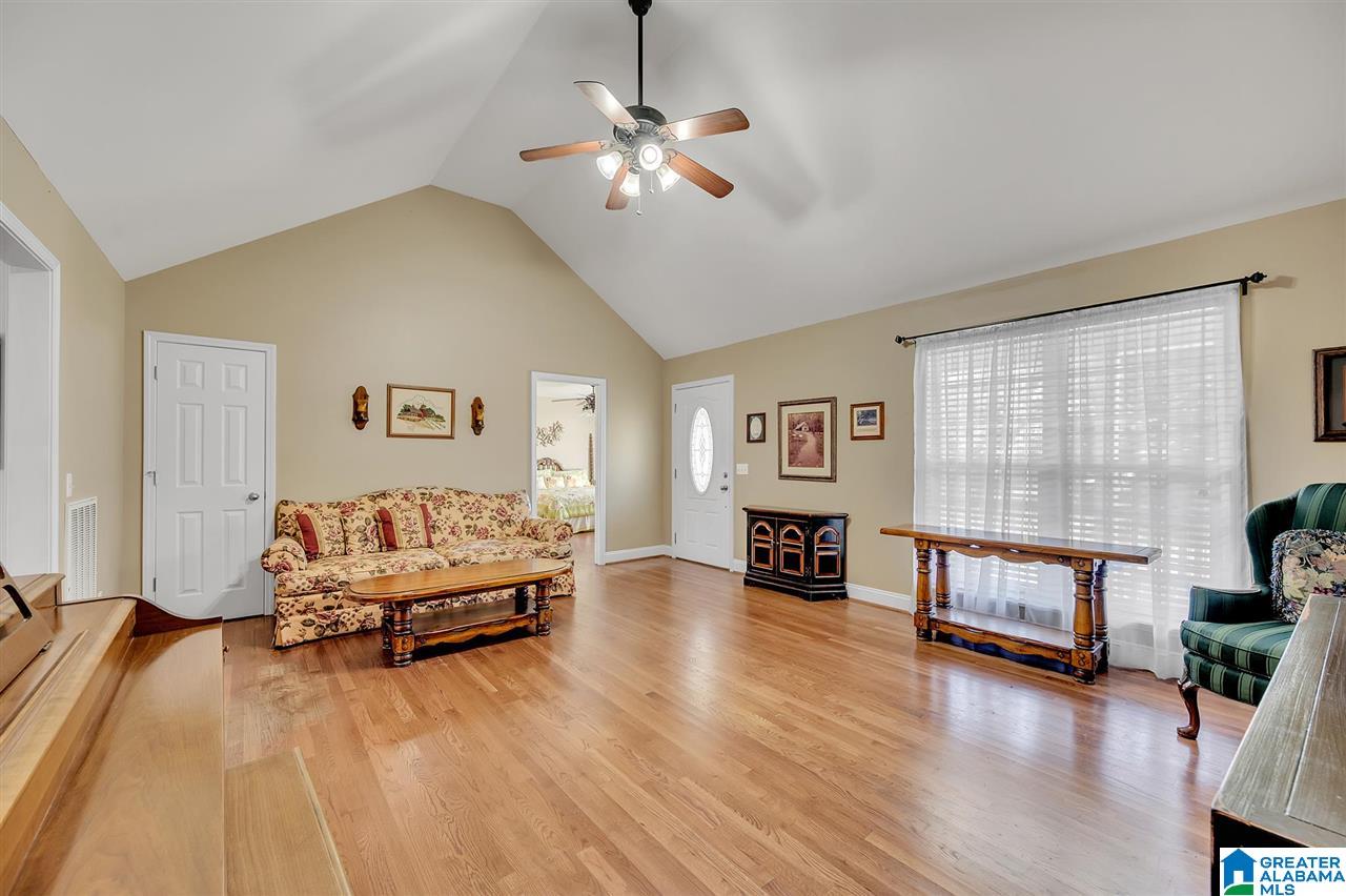 220 Abbey Road Warrior, AL 35180 - Photo 5 of 38