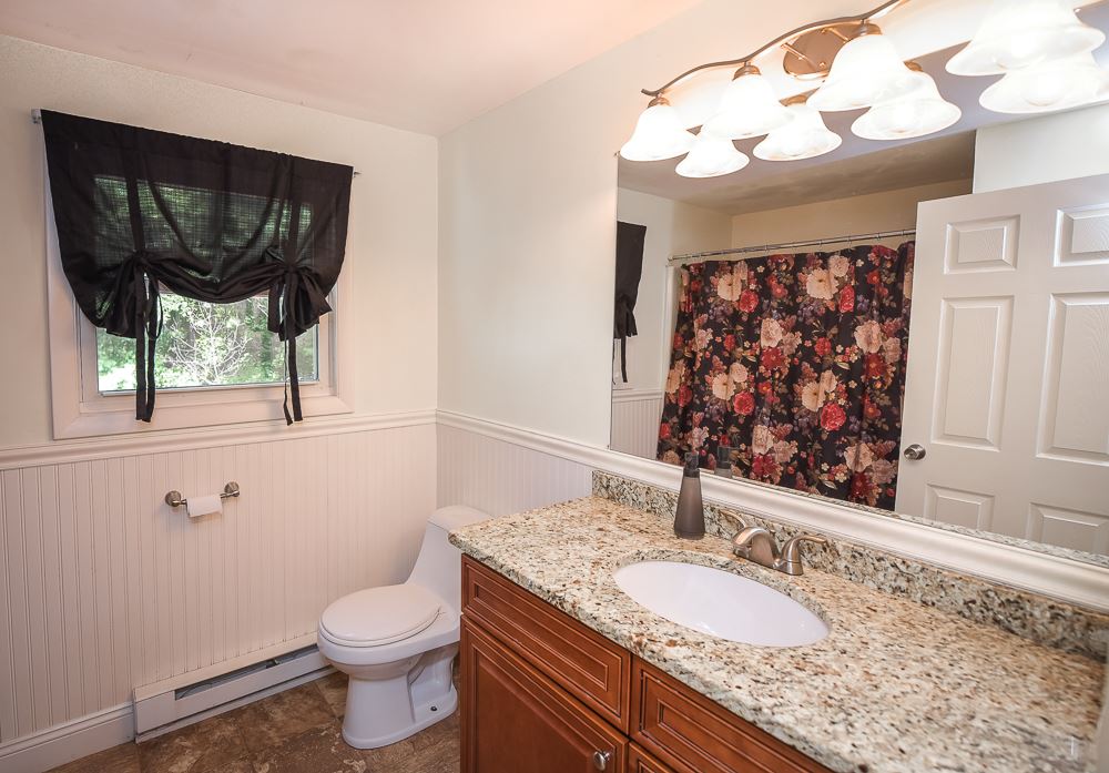 3 Colleen Road Nashua, NH 03062 - Photo 12 of 18