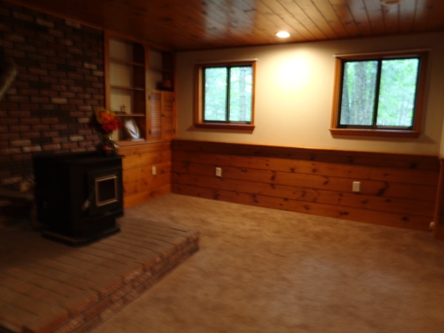 3 Colleen Road Nashua, NH 03062 - Photo 13 of 18