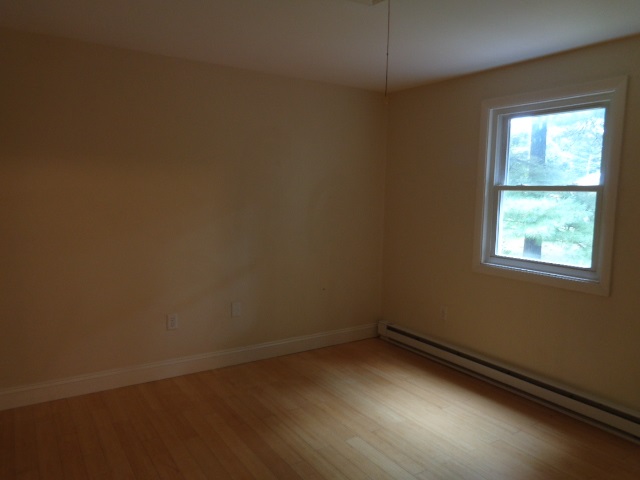 3 Colleen Road Nashua, NH 03062 - Photo 8 of 18