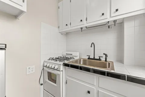 $1,199,000 | 369 Webster Avenue, Jersey City, NJ 07307