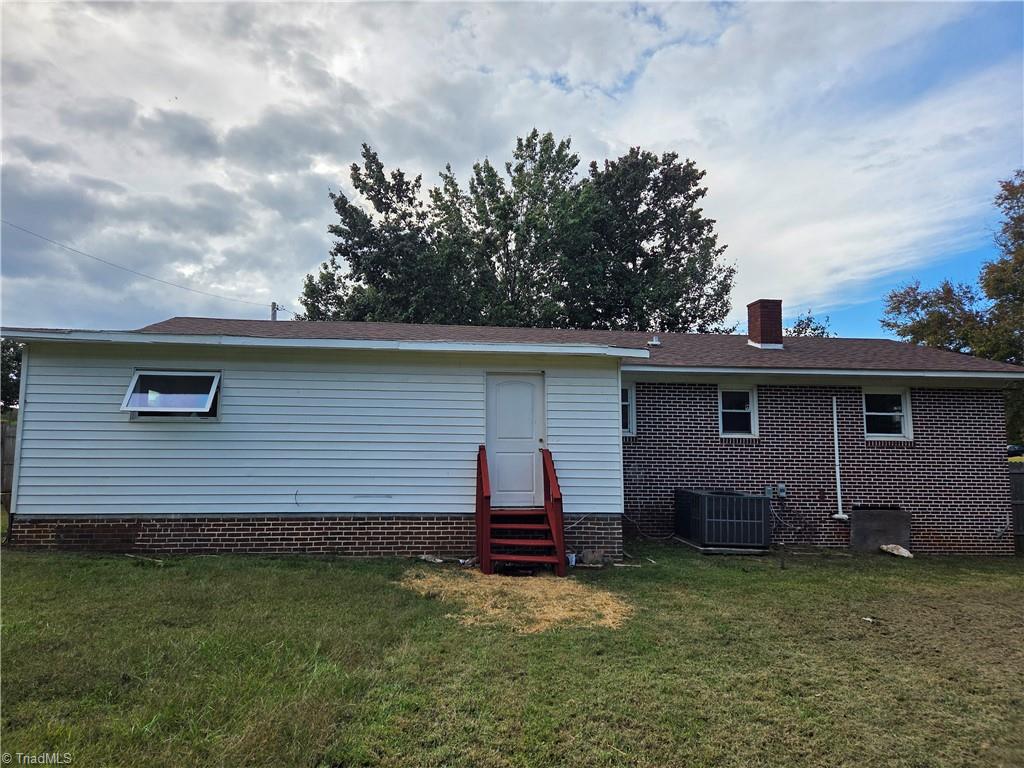 901 Hickory Chapel Road High Point, NC 27260 - Photo 13 of 17