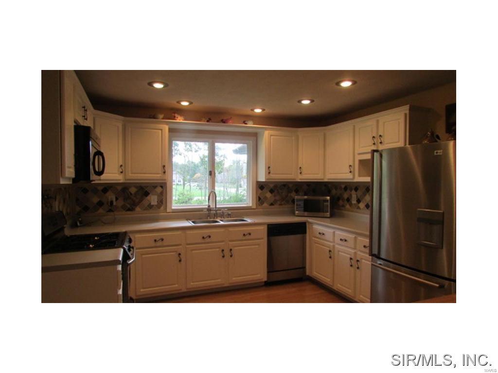 13715 St Rose Road Highland, IL 62249 - Photo 6 of 24