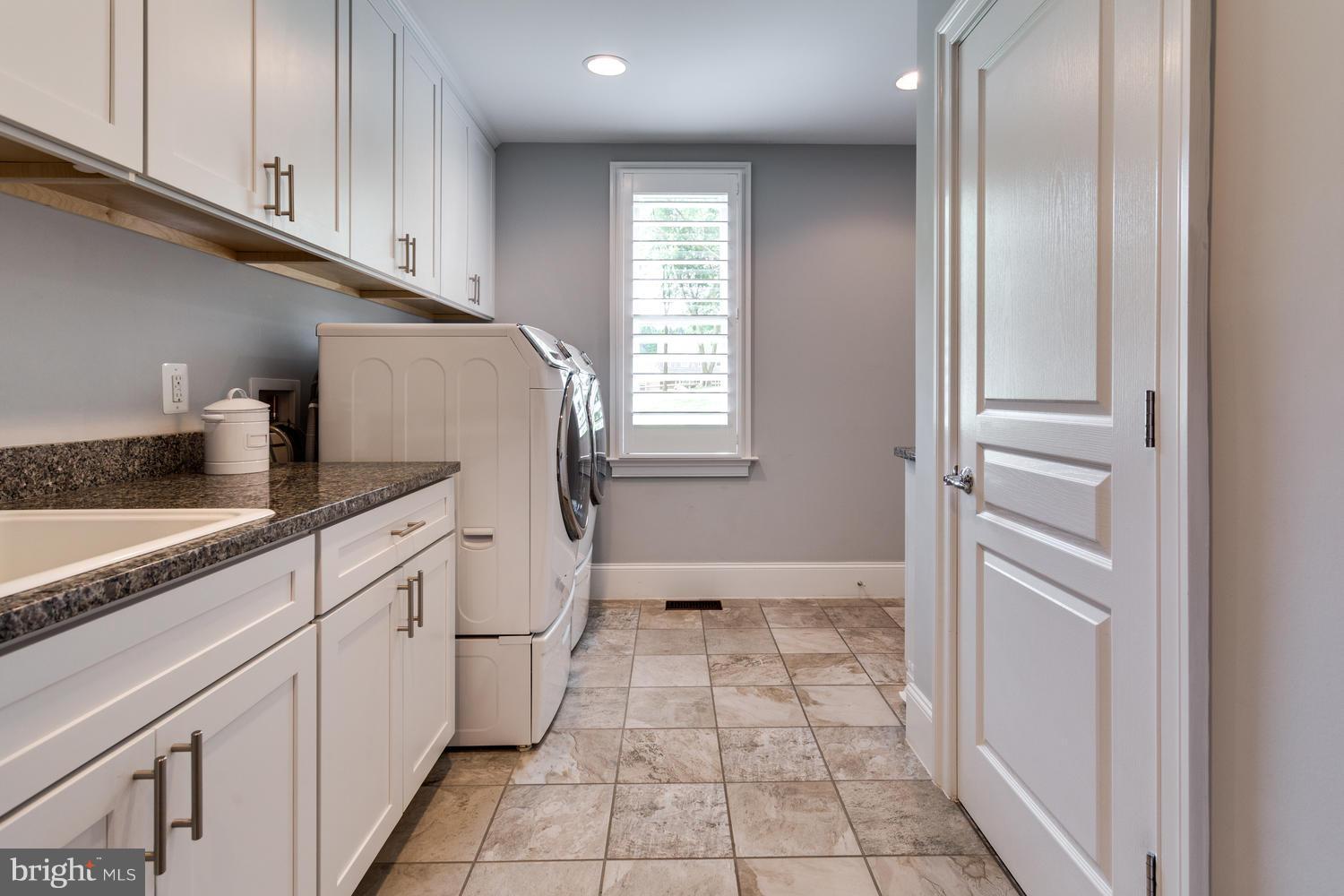 10201 Browns Mill Road Vienna, VA 22182 - Photo 12 of 30 Laundry Room