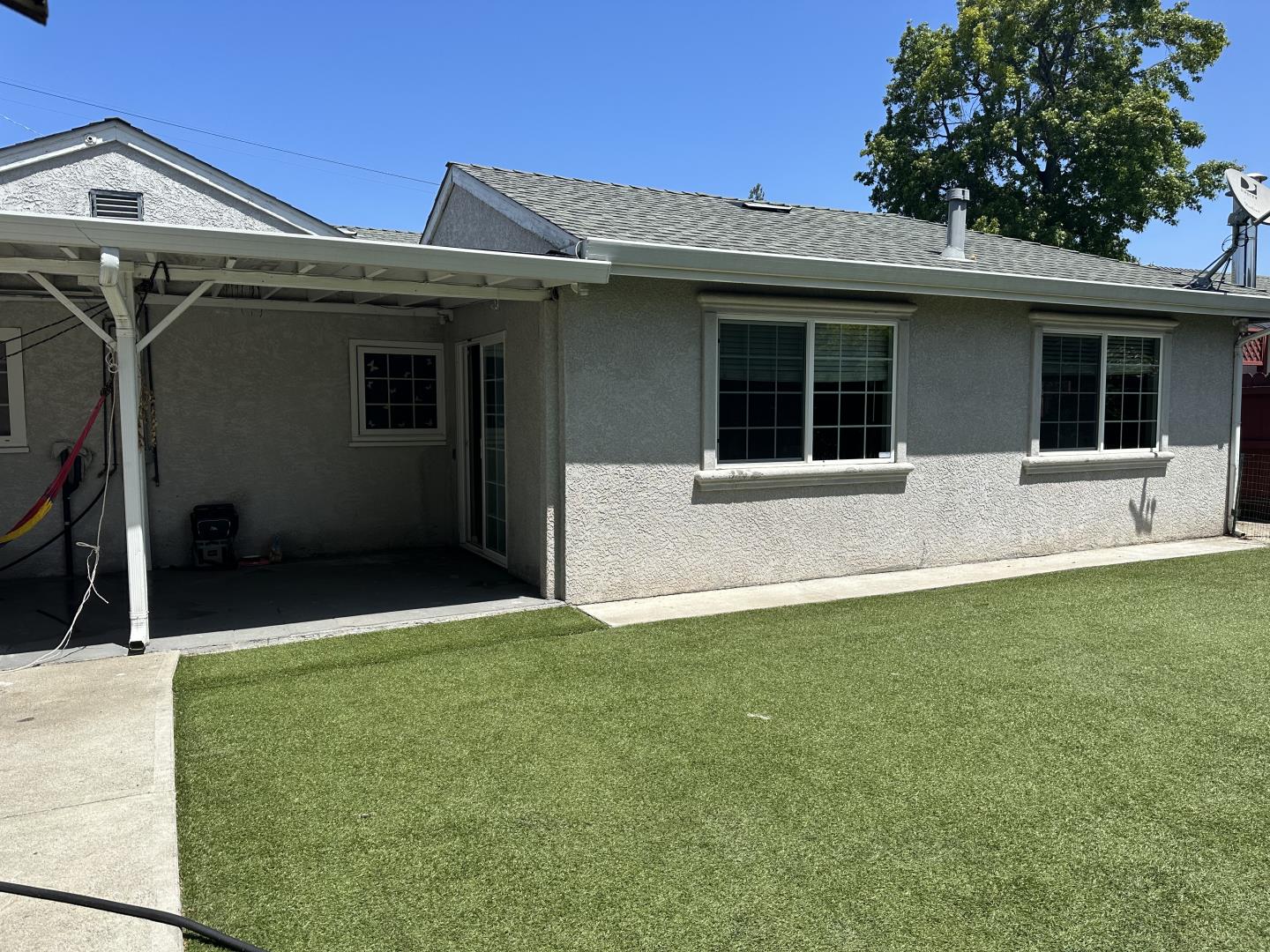 544 Sequoia Road Hayward, CA 94541 - Photo 31 of 34 a front view of house with yard