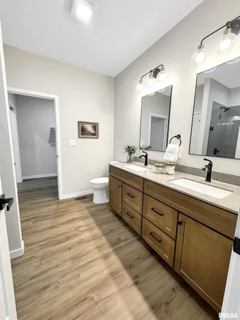 $399,900 | 27 Neylon Street, Mount Sterling, IL 62353