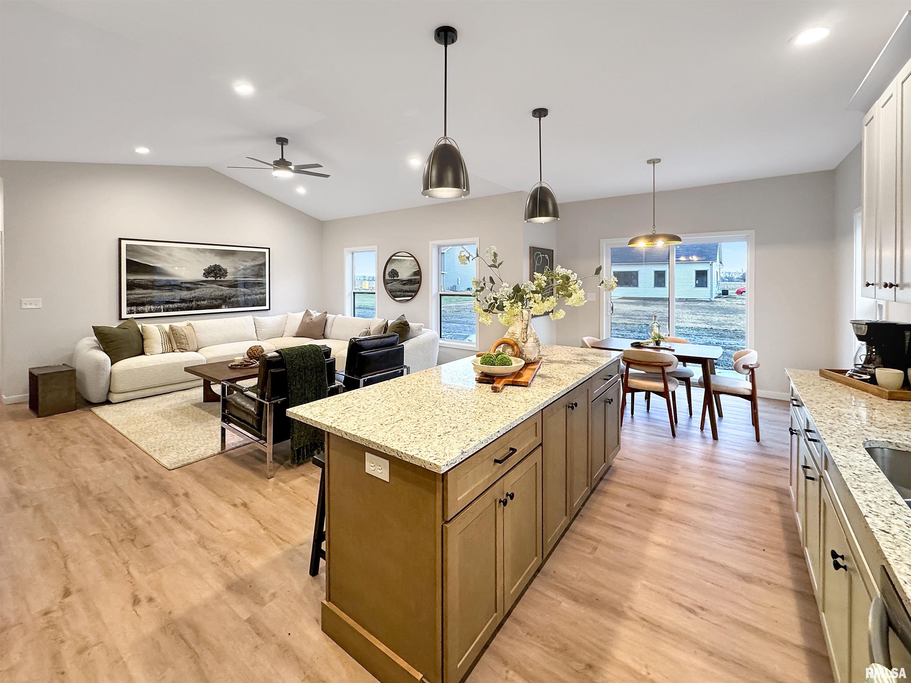 27 Neylon Street Mount Sterling, IL 62353 - Photo 3 of 23