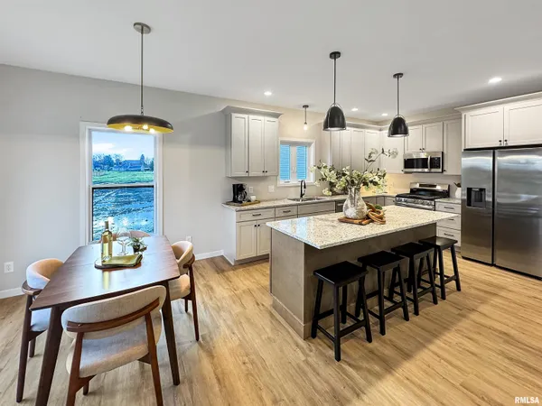 $399,900 | 27 Neylon Street, Mount Sterling, IL 62353