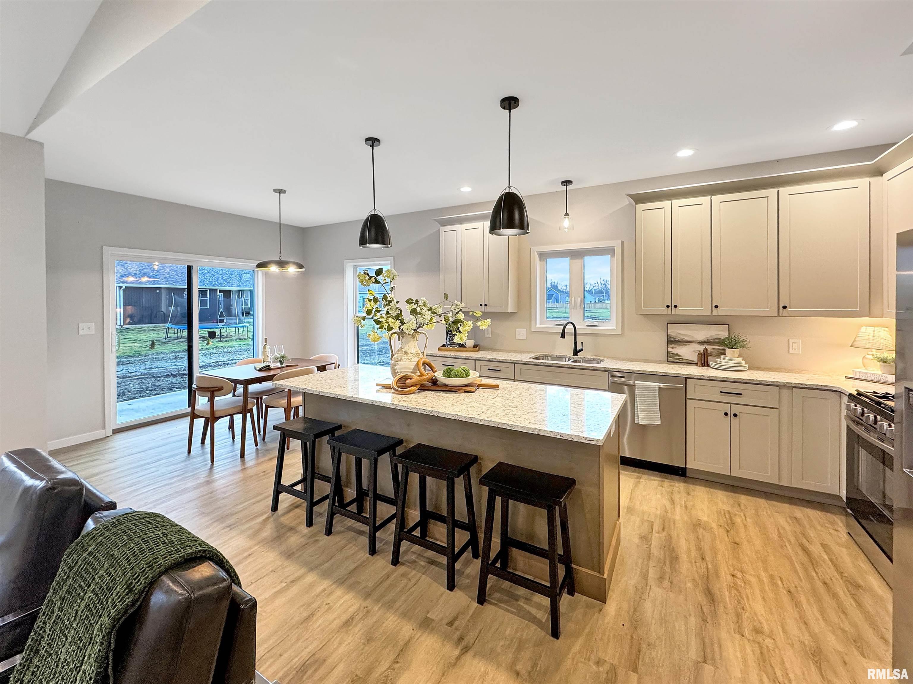 27 Neylon Street Mount Sterling, IL 62353 - Photo 5 of 23