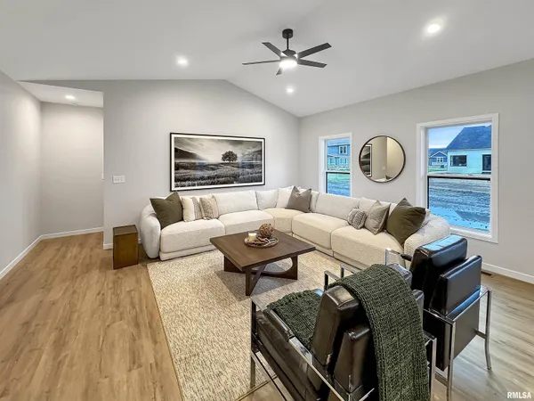 $399,900 | 27 Neylon Street, Mount Sterling, IL 62353