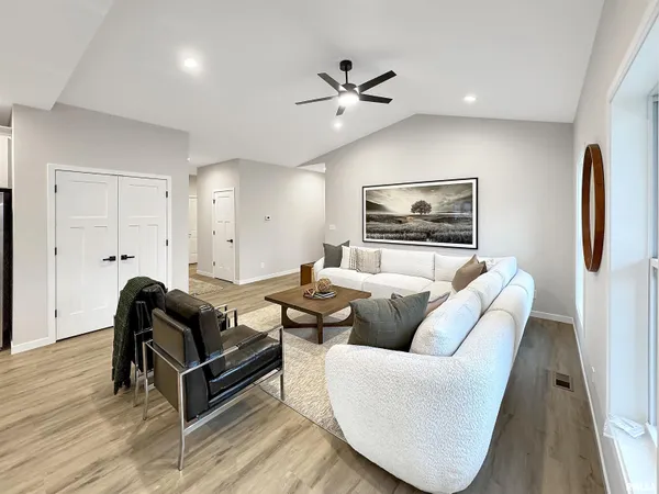 $399,900 | 27 Neylon Street, Mount Sterling, IL 62353