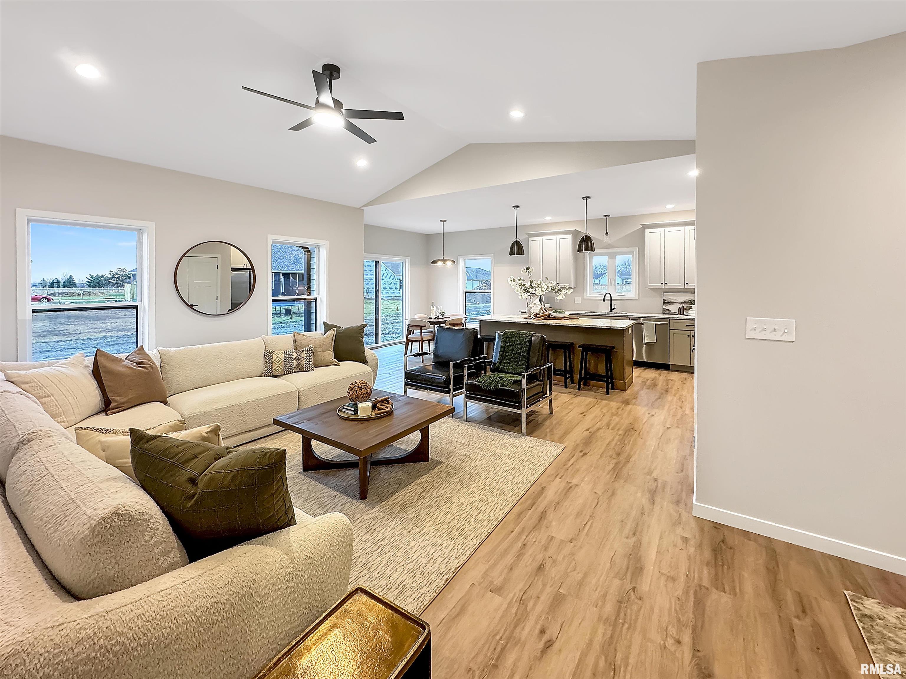 27 Neylon Street Mount Sterling, IL 62353 - Photo 9 of 23