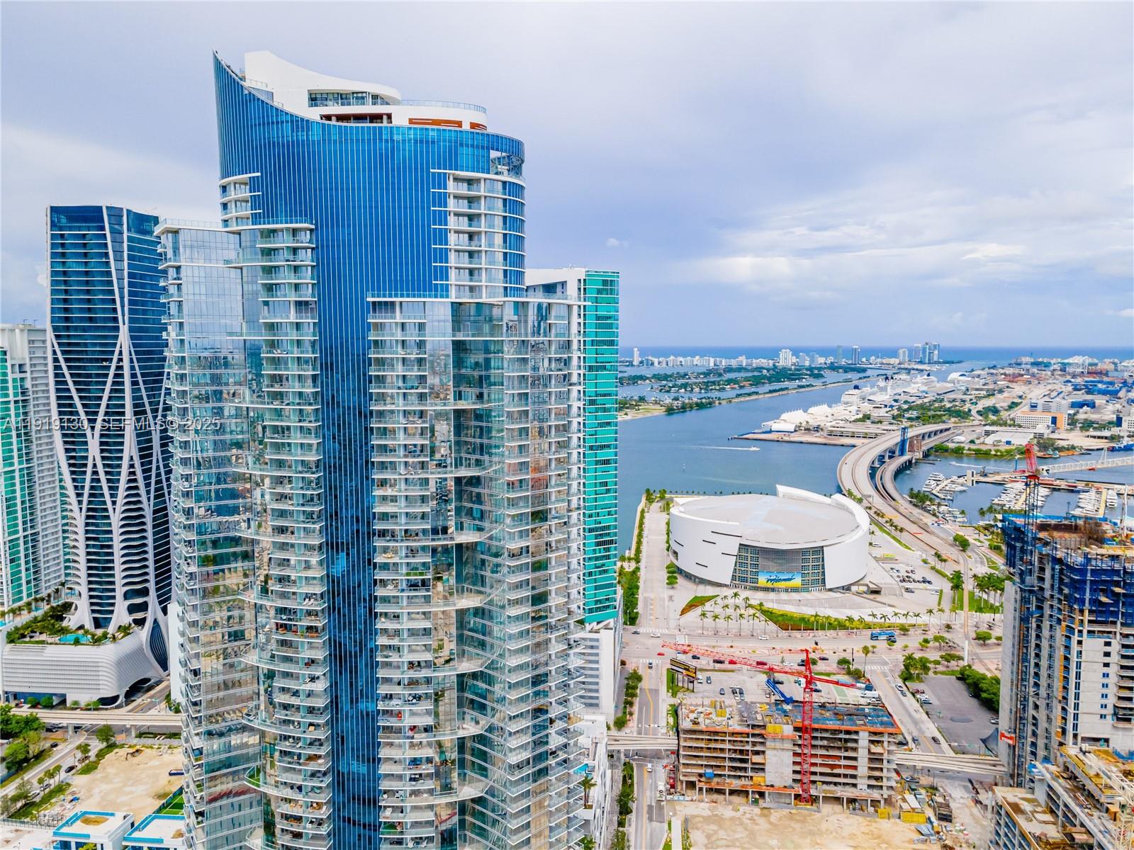 851 Northeast 1st Avenue, Unit 3511 Miami, FL 33132 - Photo 51 of 53 a picture of city view