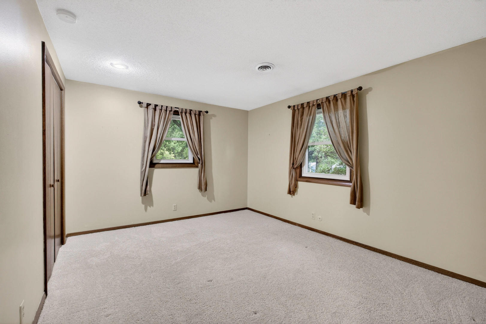 2205 Winding Hill Road Davenport, IA 52807 - Photo 25 of 64