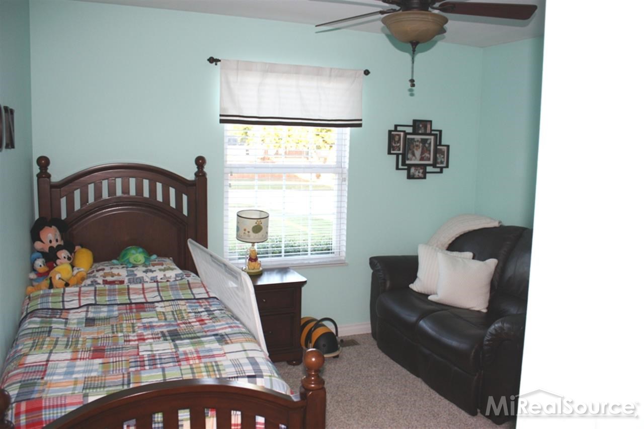 20 Rella Rae Avenue Marysville, MI 48040 - Photo 16 of 24 31164284-15.JPG
