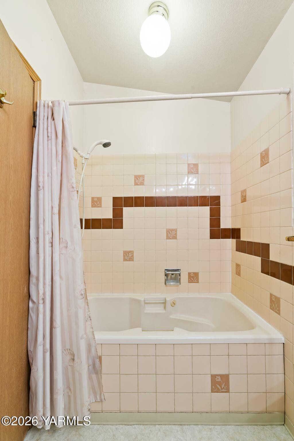 2550 East Selah Road Yakima, WA 98901 - Photo 18 of 52 2550 E Selah Rd-19