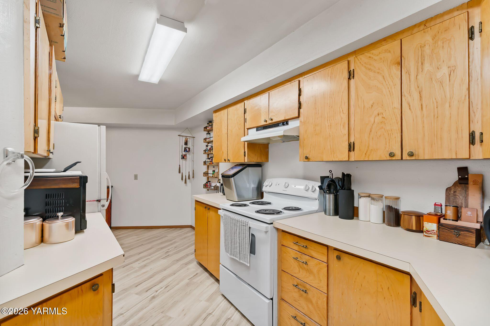 2550 East Selah Road Yakima, WA 98901 - Photo 25 of 52 2550 E Selah Rd-26