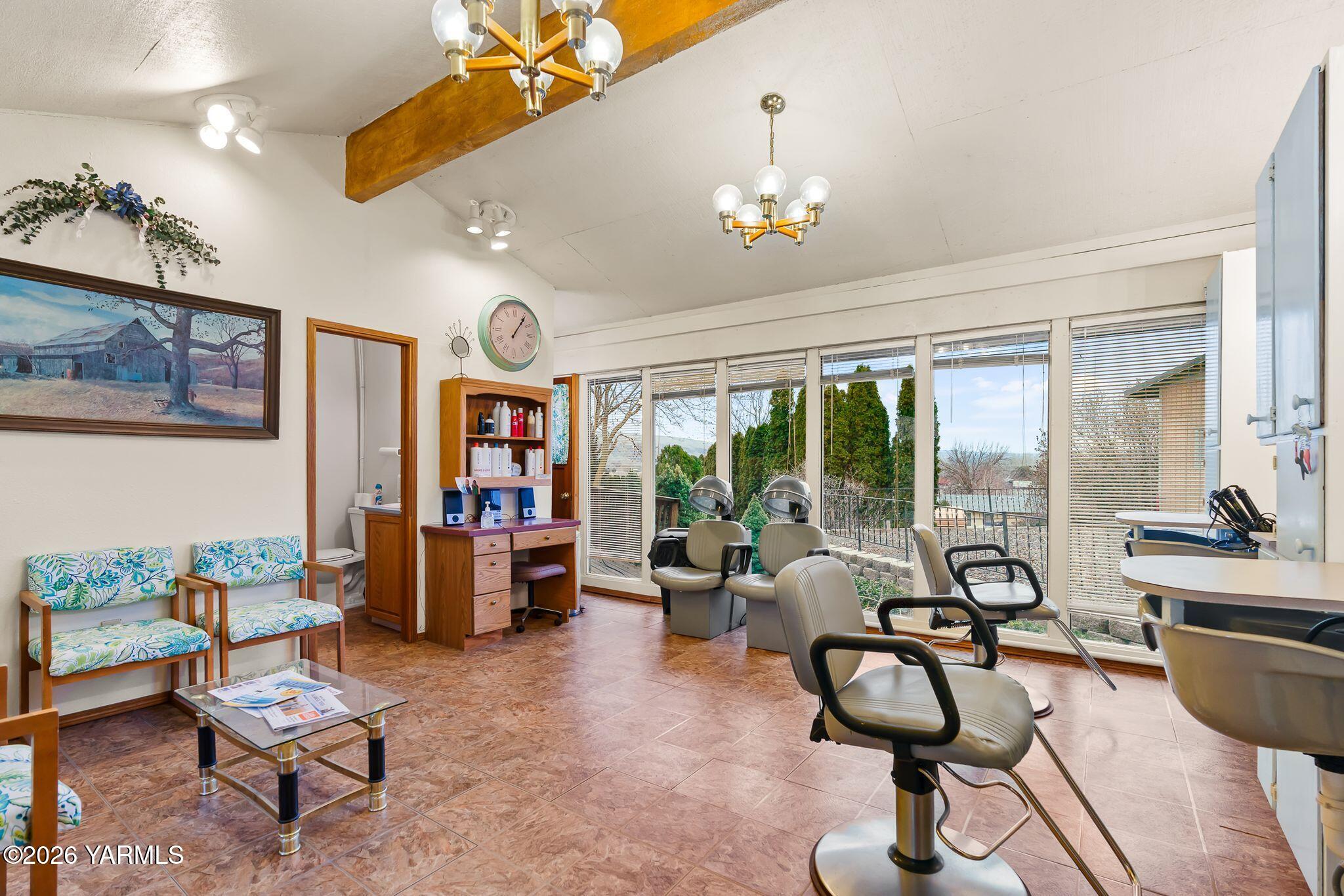 2550 East Selah Road Yakima, WA 98901 - Photo 33 of 52 2550 E Selah Rd-34