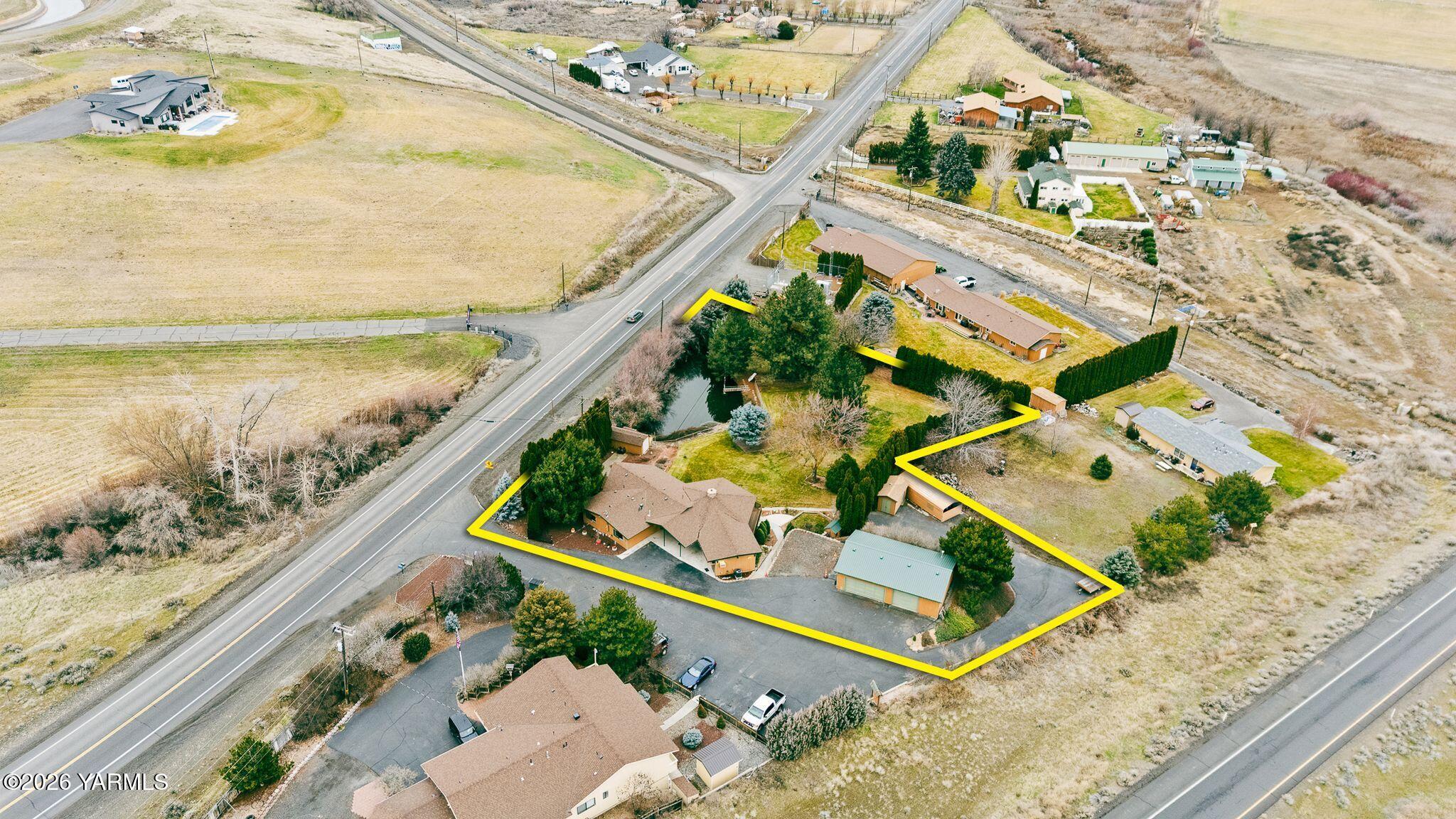 2550 East Selah Road Yakima, WA 98901 - Photo 50 of 52 2550 E Selah Rd Aerials-4 prop