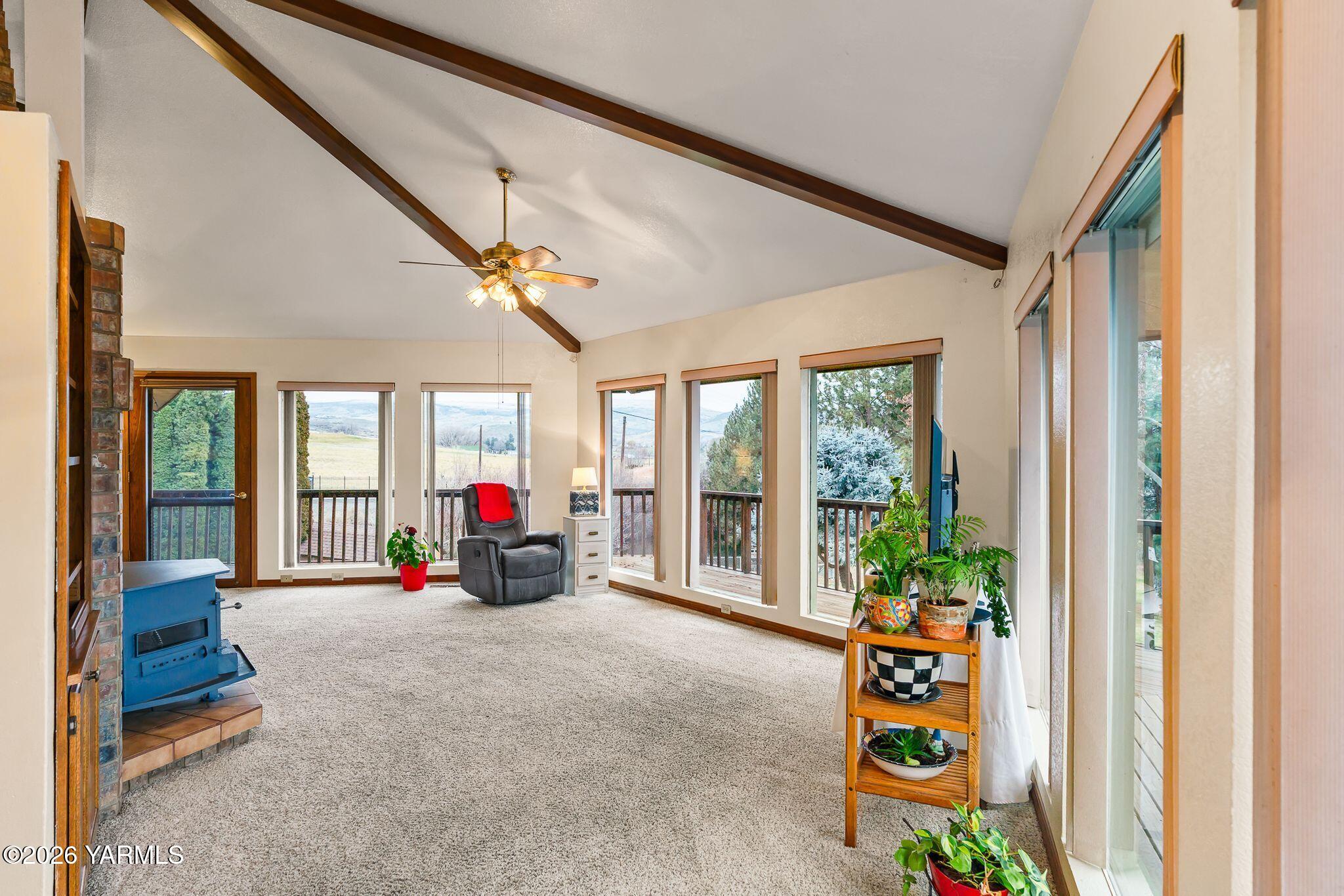 2550 East Selah Road Yakima, WA 98901 - Photo 9 of 52 2550 E Selah Rd-10