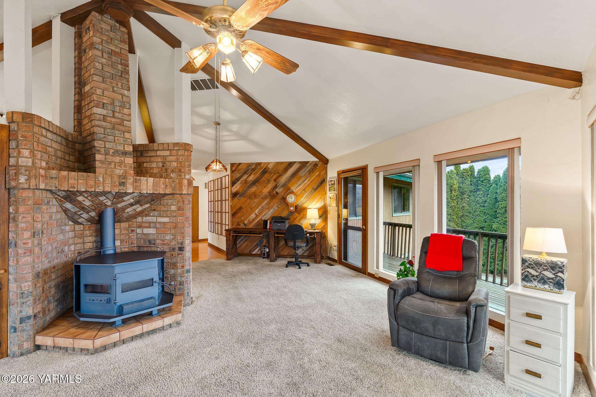 2550 East Selah Road Yakima, WA 98901 - Photo 10 of 52 2550 E Selah Rd-11