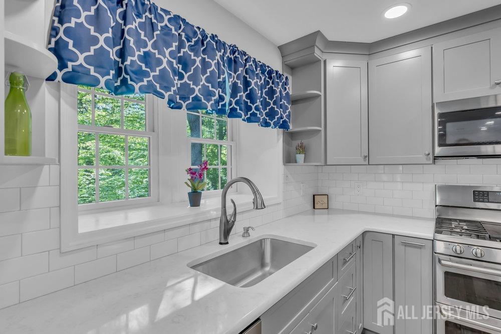74 Ravine Drive Matawan, NJ 07747 - Photo 22 of 69 Gallery Image 22