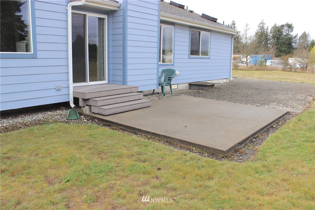 7704 195th Avenue Southwest Rochester, WA 98579 - Photo 3 of 25
