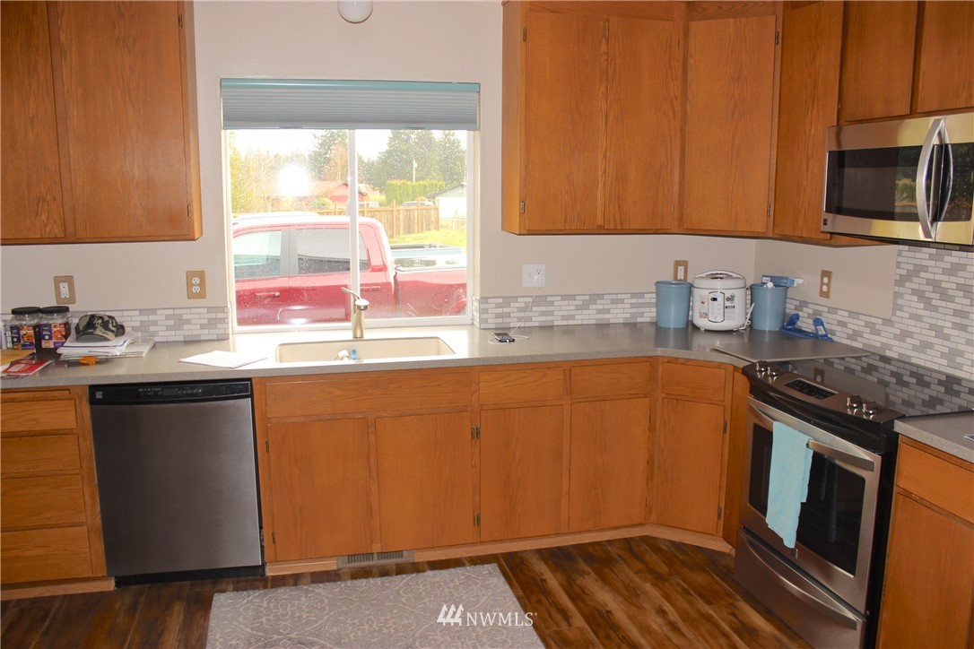 7704 195th Avenue Southwest Rochester, WA 98579 - Photo 10 of 25