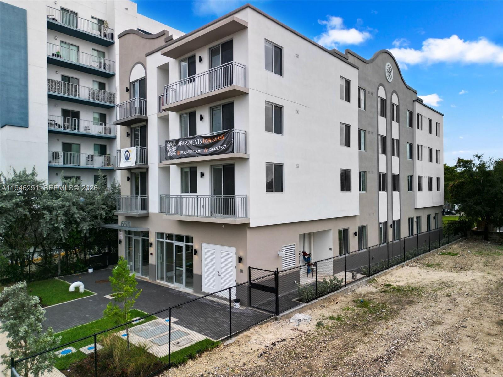 650 Southwest 1st Street, Unit 102 Miami, FL 33130 - Photo 4 of 57