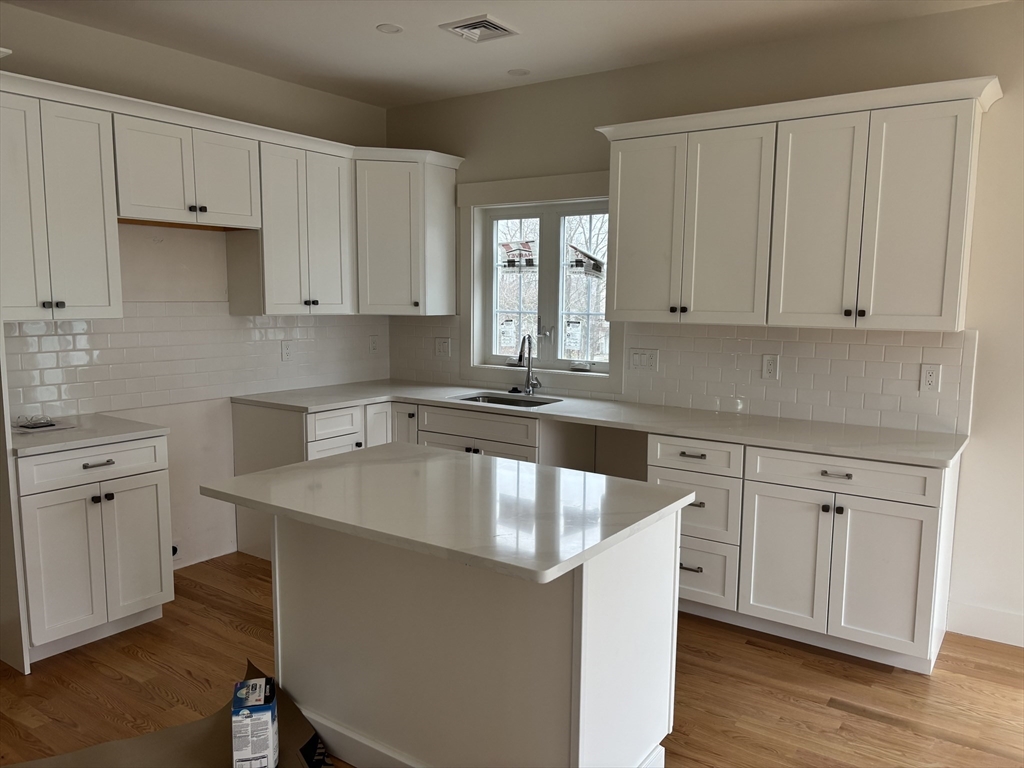 72 Valmor Street Worcester, MA 01604 - Photo 5 of 19 Gallery Image 5