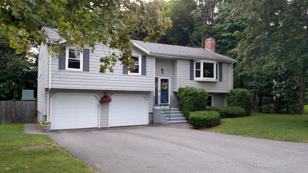 13 Bainbridge Road Reading, MA 01867 - Photo 1 of 22 Gallery Image 1