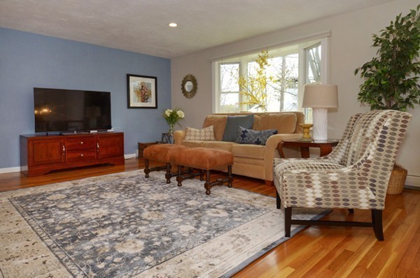 13 Bainbridge Road Reading, MA 01867 - Photo 2 of 22 Gallery Image 2