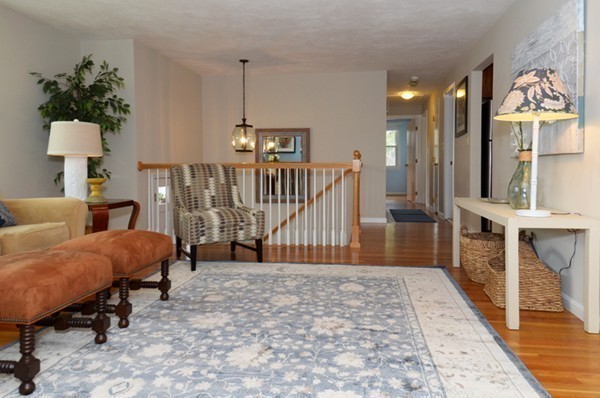 13 Bainbridge Road Reading, MA 01867 - Photo 4 of 22 Gallery Image 4
