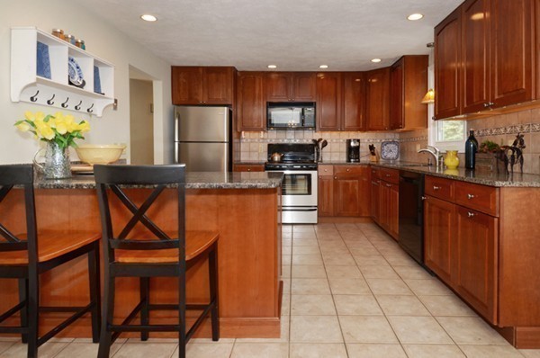 13 Bainbridge Road Reading, MA 01867 - Photo 9 of 22 Gallery Image 9