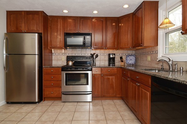 13 Bainbridge Road Reading, MA 01867 - Photo 10 of 22 Gallery Image 10