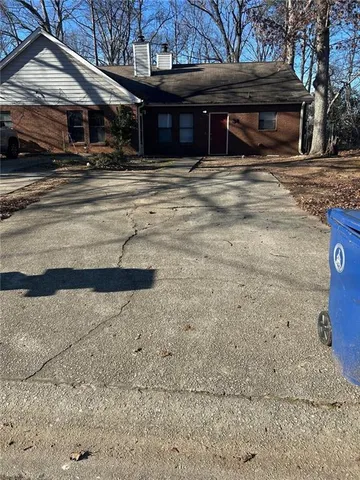a view of a house with a outdoor space