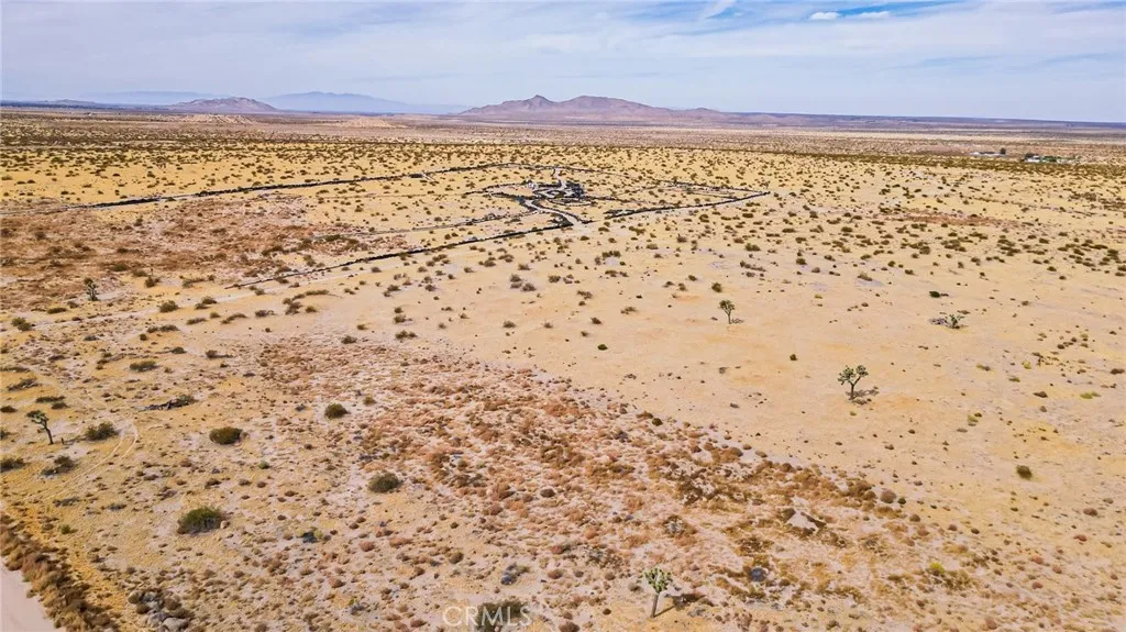 227 P Street East Palmdale, CA 93591 - Photo 15 of 20 a view of an empty room and mountain view