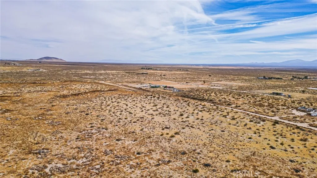 227 P Street East Palmdale, CA 93591 - Photo 19 of 20 a view of an ocean