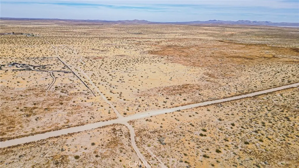 227 P Street East Palmdale, CA 93591 - Photo 8 of 20 a view of an ocean