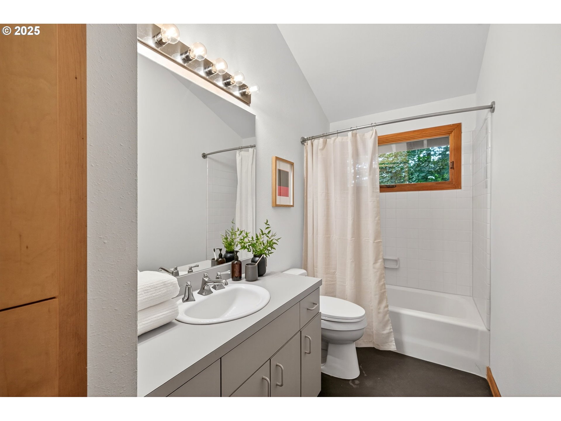 13435 Northwest Germantown Road Portland, OR 97231 - Photo 38 of 48 Gallery Image 38