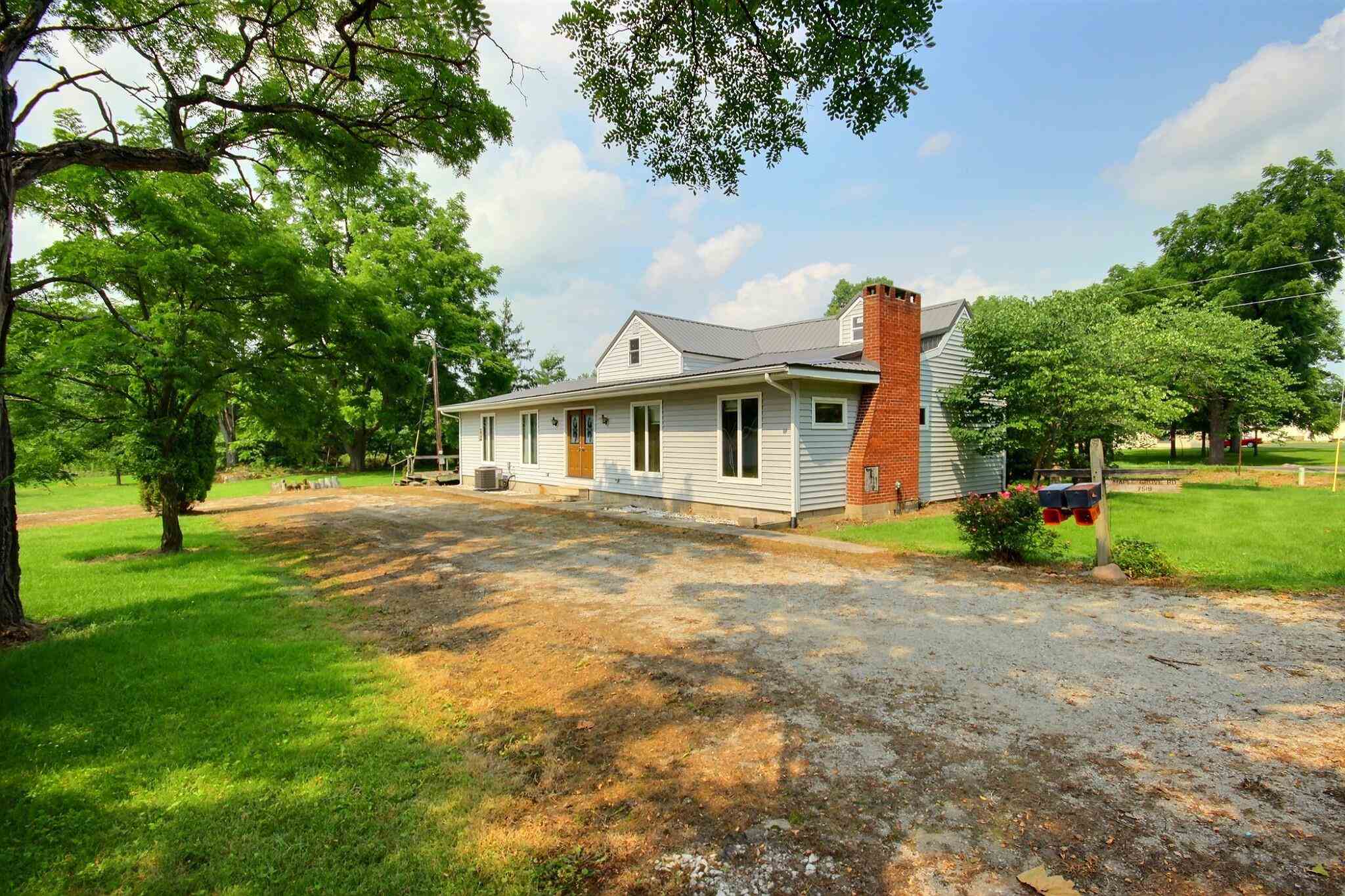 7518 West Maple Grove Road Huntington, IN 46750 - Photo 1 of 25 Gallery Image 1