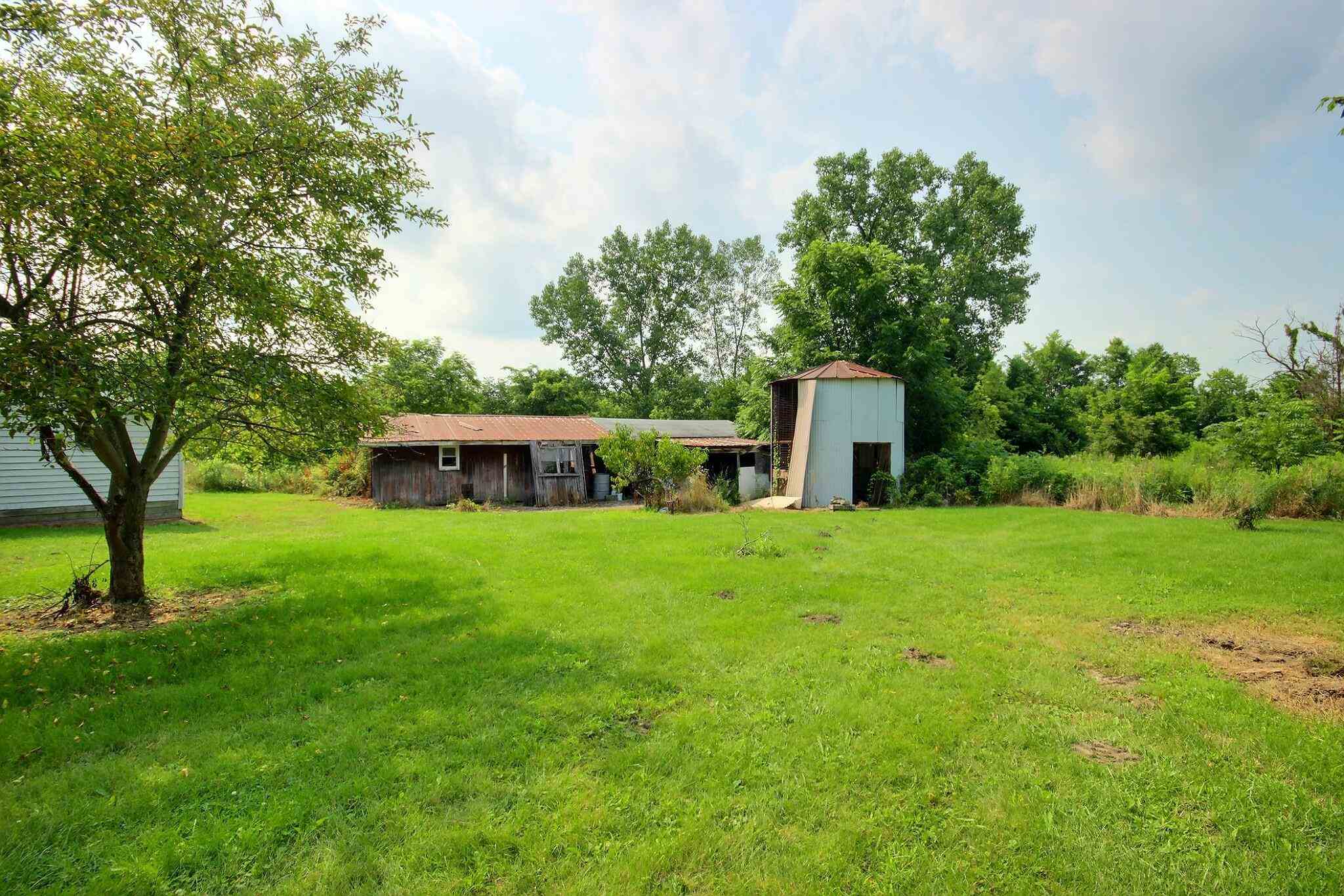 7518 West Maple Grove Road Huntington, IN 46750 - Photo 21 of 25 Gallery Image 21