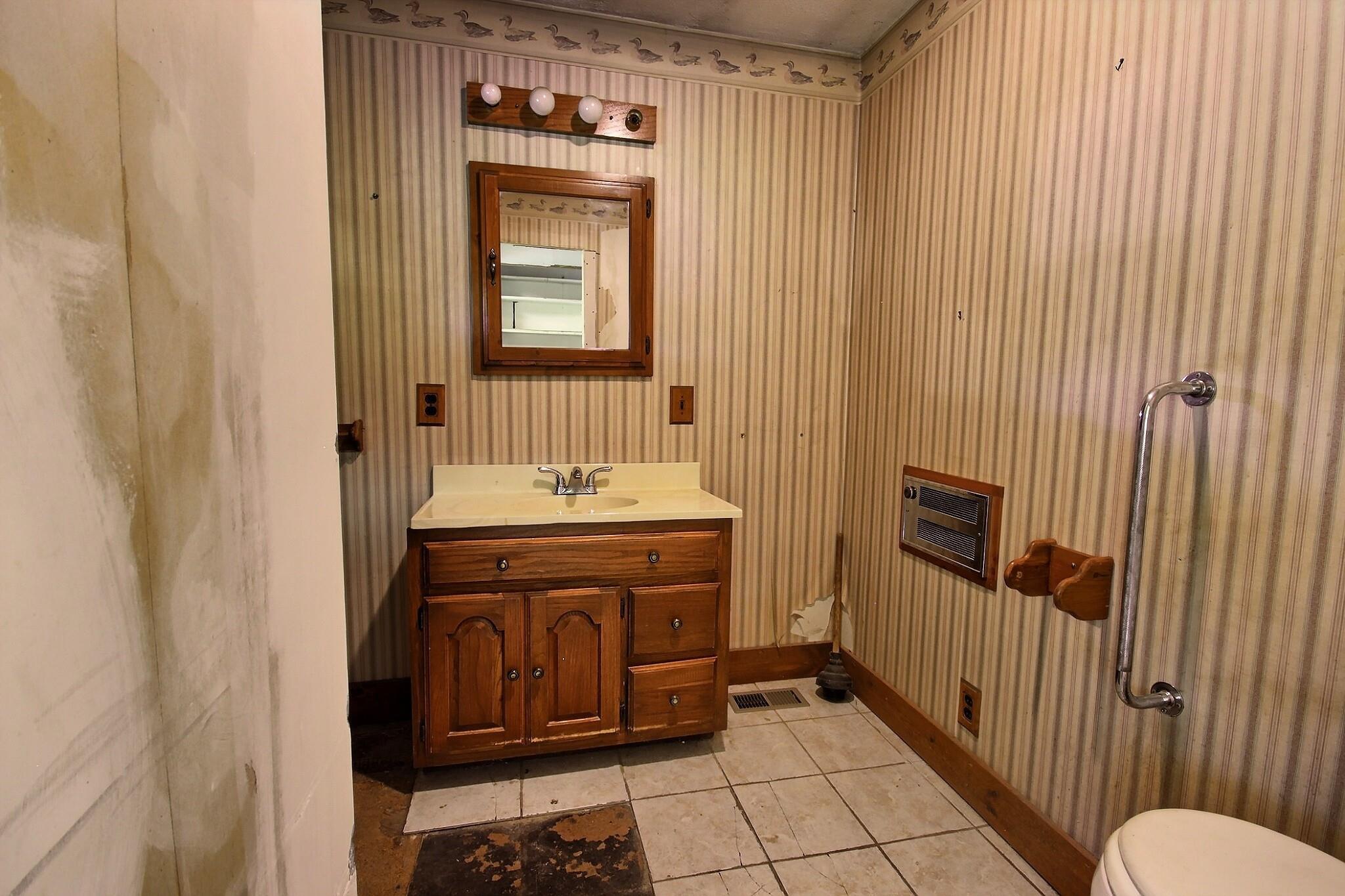 7518 West Maple Grove Road Huntington, IN 46750 - Photo 8 of 25 Gallery Image 8