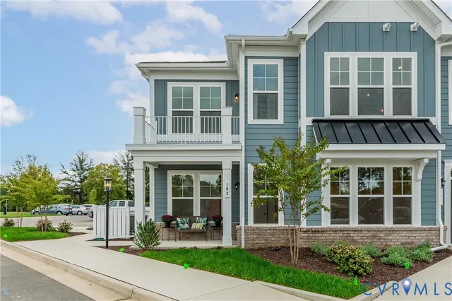 $375,000 | 5304 Twisting Vine Lane, Unit 102, Glen Allen, VA 23059