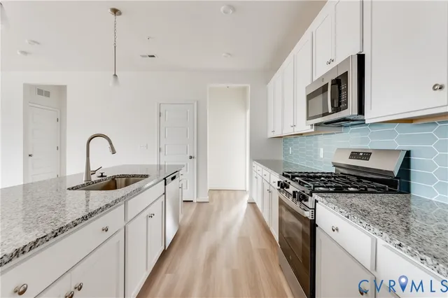 $375,000 | 5304 Twisting Vine Lane, Unit 102, Glen Allen, VA 23059