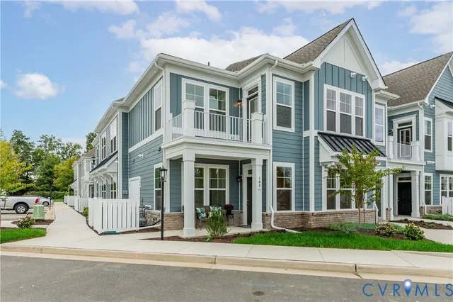 $375,000 | 5304 Twisting Vine Lane, Unit 102, Glen Allen, VA 23059