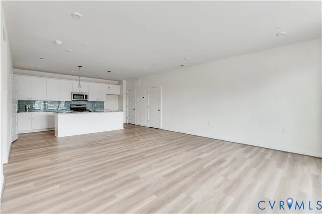 $375,000 | 5304 Twisting Vine Lane, Unit 102, Glen Allen, VA 23059